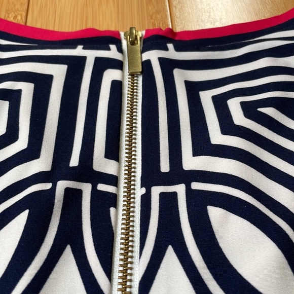 Eliza J geometric design business dress, bell sleeves, fully lined - Picture 6 of 7